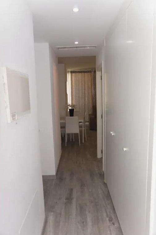 Estudio En Plaza Vara Del Rey Madrid Buitenkant foto